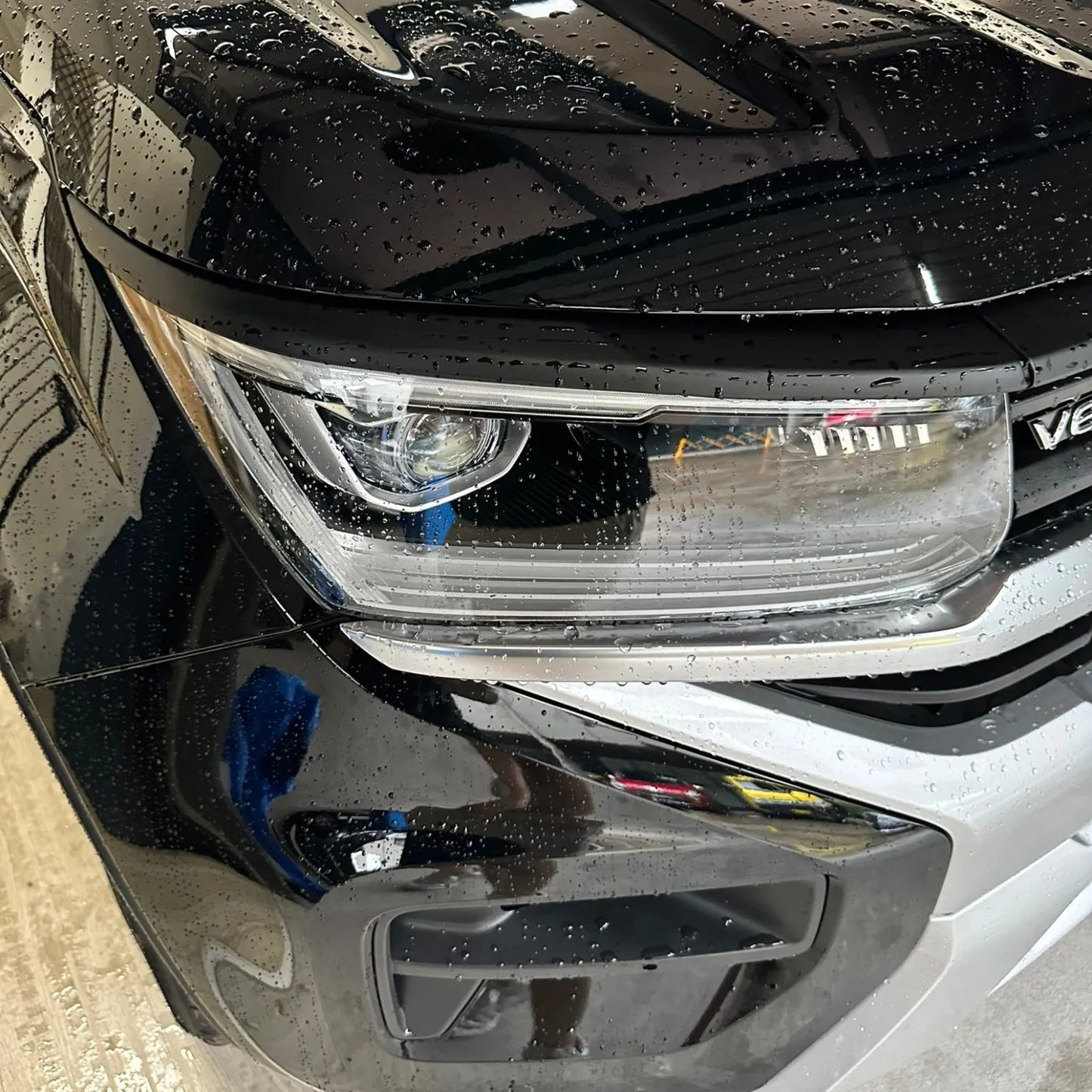 Volkswagen Amarok (2023+) Eyelid Overlays