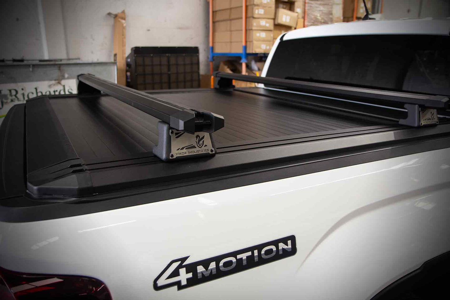 Volkswagen Amarok Electric Roller Shutter (2023+)