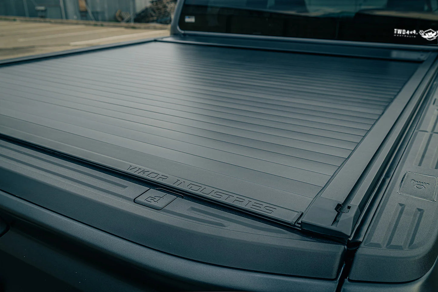 Volkswagen Amarok Electric Roller Shutter (2023+)